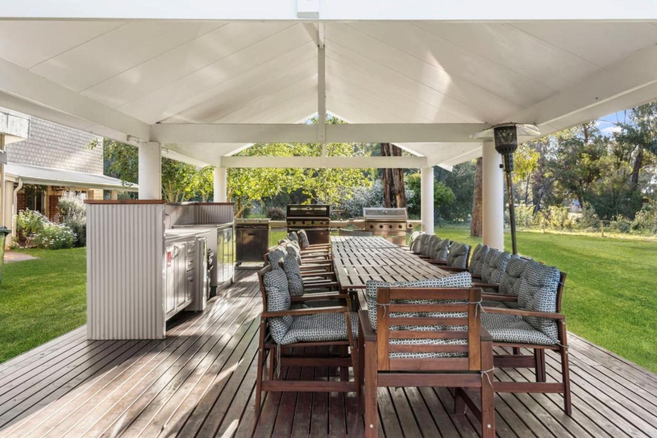 Inn The Tuarts Guest Lodge Wonnerup Exteriör bild